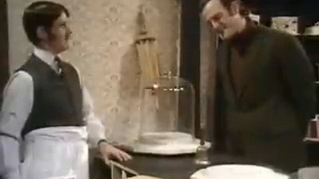 Monty Python- Cheese Shop смотреть онлайн