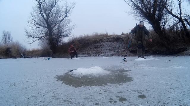 Безмотылка в работе лов рыбы при смене погоды плотва и окунь порадовали.
