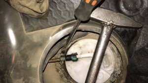 Как Заменить Топливный Фильтр В Сборе С Бензонасосом Peugeot 307 4K