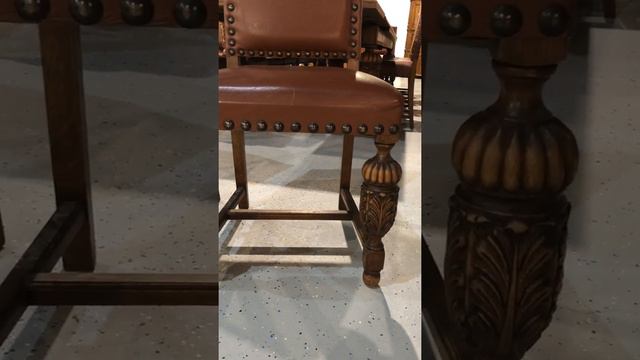 Комплект из 14 старинных стульев смотреть онлайн