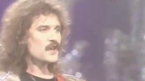 «Неспелая вишня», музыка Игоря Гранова, стихи Юрия Гарина, поёт группа «Игра»