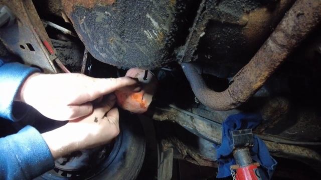 1st oil and filer change in over 30 years on my turbo technics capri смотреть онлайн