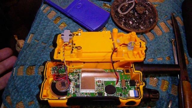 Монтаж разъема и пайка min USB для зарядки на рации "Motorola TLKR T80 Extreme" Окончание смотреть онлайн