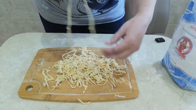 ВКУСНЮЩАЯ, Домашняя лапша с Курицей! БЫСТРО и ПРОСТО. смотреть онлайн