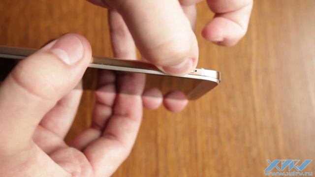 Как вставить SIM-карту в HTC One M9 (XDRV.RU)
