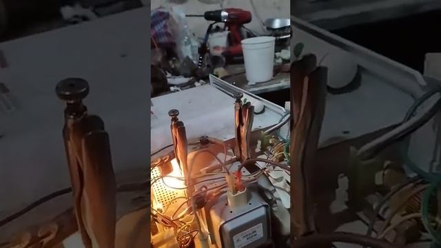 Prueba de funcionamiento Magnetron Daewoo RM228 30729AD смотреть онлайн