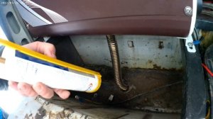 Заделка выхлопной трубы автономки (Сухой фен).Термостойкий герметик.