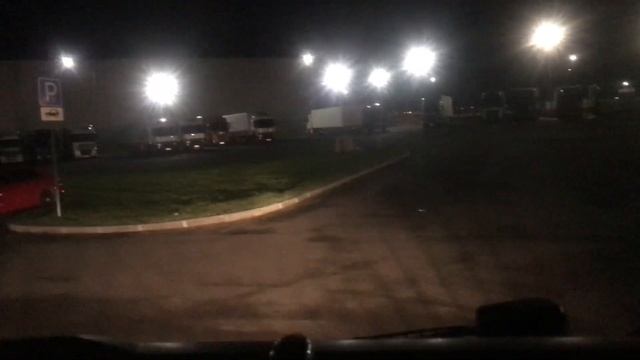 Круговой рейс на Питер! Погода меняется на глазах. Завис на погрузке.