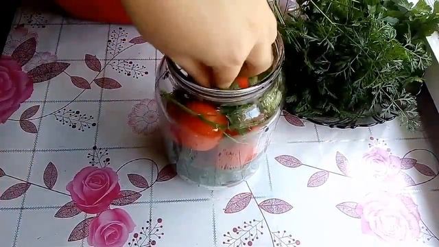 ОЧЕНЬ вкусные консервированные ПОМИДОРЫ с ВЕТОЧКАМИ МОРКОВИ. смотреть онлайн