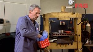 FAG. Замена ступичного подшипника DAF 105 405