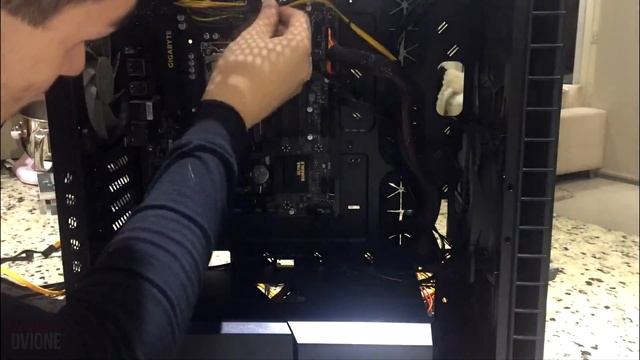 $1250 Gaming PC Build - intel i7-7700K / GTX 970 / Corsair Carbide 400C смотреть онлайн