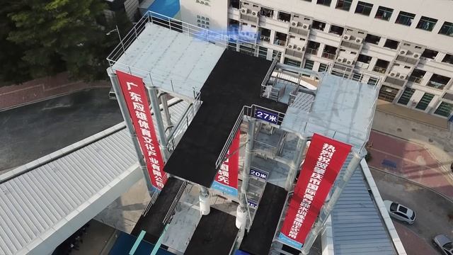 The HIGHEST DIVING BOARD in the WORLD | INSANE DIVE FROM 27m (90ft) into swimming pool смотреть онлайн