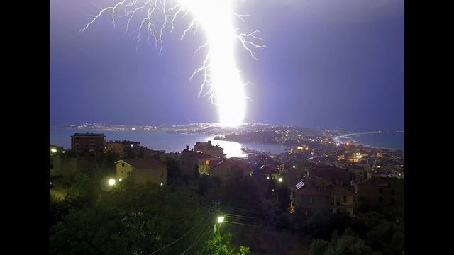 Самые мощные молнии (The most powerful thunderstorm) смотреть онлайн