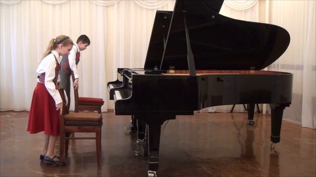 дуэт Сурков Андрей и Галкина Евгения-В.Коровицын "Куклы сеньора Карабоса",Н.Мордасов"Лунная дорожка смотреть онлайн