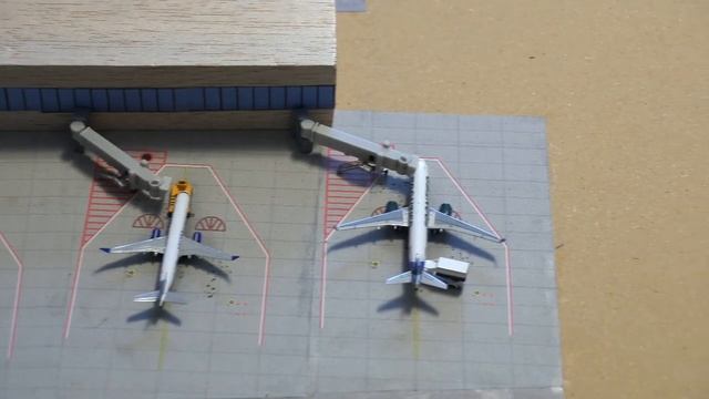 *Highly Realistic* Gemini Jets Colorado Springs Model Airport + NEW airport смотреть онлайн