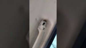 Как снять ручку потолка на BMW x3