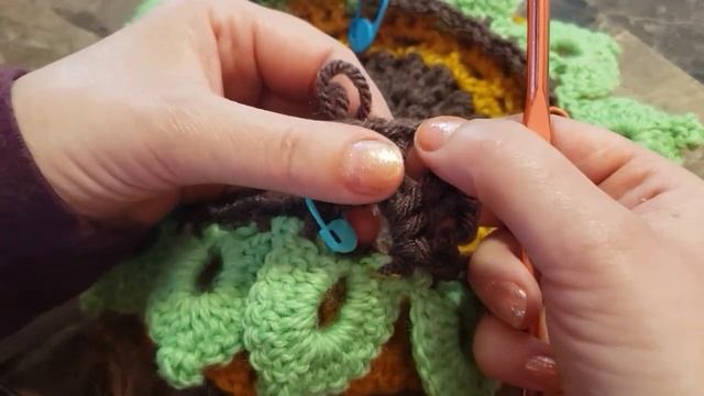 Как связать бабушкин квадрат 3D подсолнух ? смотреть онлайн