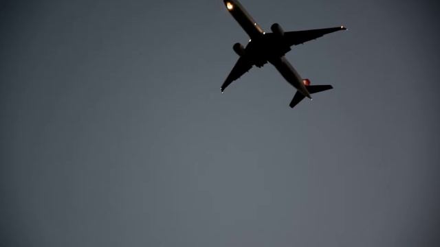 Тель-Авив Самолёт летит в аэропорт имени Бен-Гуриона - 30 мая 2017 Израиль смотреть онлайн