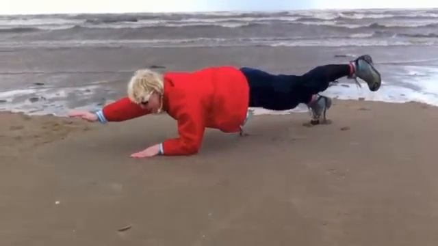 PILATES ON THE BEACH смотреть онлайн