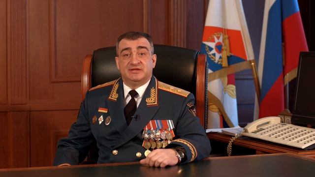 Поздравление начальника АГЗ МЧС России генерал-лейтенанта В.В. Панченкова смотреть онлайн