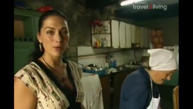 Процесс приготовления греческого сладкого суджука – в горных Кипрских деревушках смотреть онлайн