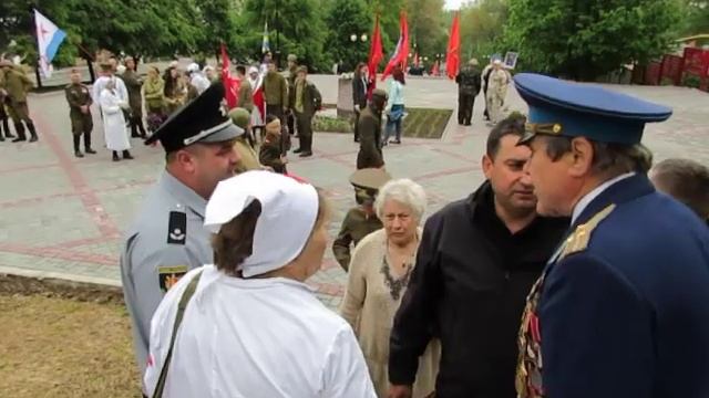 Левые на Аллее Славы смотреть онлайн