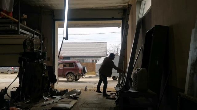 Ворота в гараж "сделано по своему!" смотреть онлайн