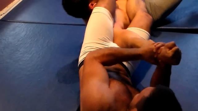 Stan v Issac смотреть онлайн