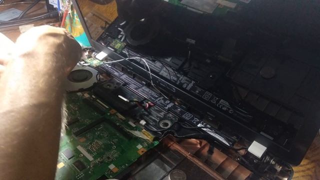 Ноутбук Asus сам включается. Разборка Asus X751SJ. Самопроизвольное включение ноутбука Asus смотреть онлайн