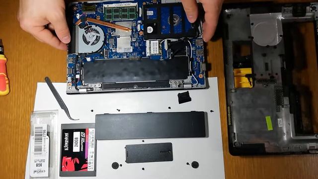 Samsung 305U Hard Drive HDD upgrade SSD смотреть онлайн