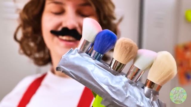 Неудачник vs везунчик vs счастливчик в тюрьме. ТОП-10 БЬЮТИ-ЛАЙФХАКОВ | Ла-Ла Лайф Эмодзи смотреть онлайн