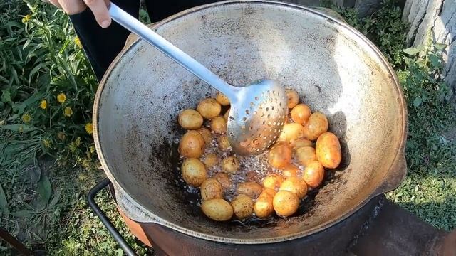 УТКА В ПИВЕ В КАЗАНЕ НА СВЕЖЕМ ВОЗДУХЕ смотреть онлайн