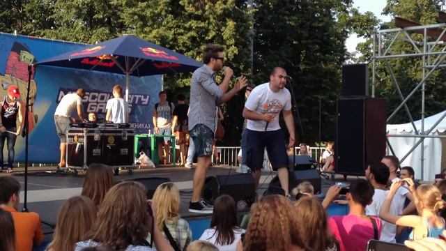 Андрей Гризли и Вахтанг качают. Лужники 28.07.2012 смотреть онлайн