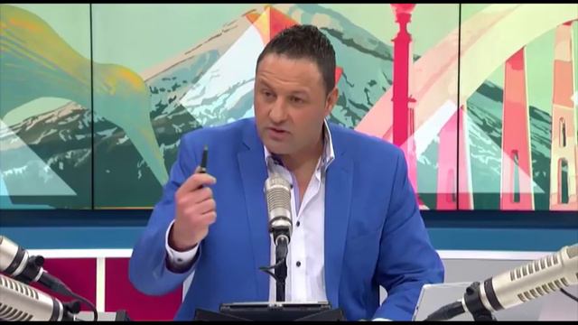 Gogglebox with Mark Richardson смотреть онлайн
