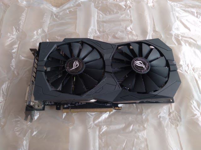 Обзор внешнего вида видеокарты Asus AMD Radeon RX 570 STRIX смотреть онлайн