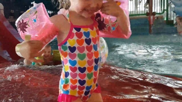 Аквапарк Лебяжий без горок джакузи и супер теплая бочка/ Отель Аква-Минск смотреть онлайн