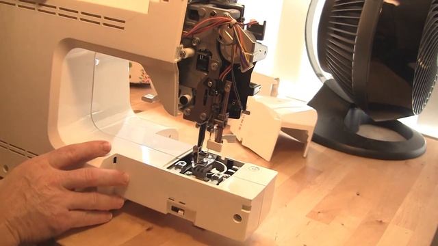 How To Take Apart Singer 7469 Confidence Quilter Sewing Machine (7422, 7442, 7444, 7462, 7467, 7470 смотреть онлайн