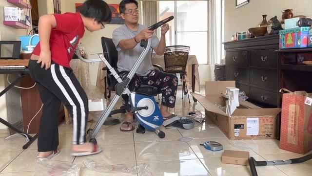 How to assemble an Xterra Fitness FB350 Folding Exercise Bike silver. смотреть онлайн