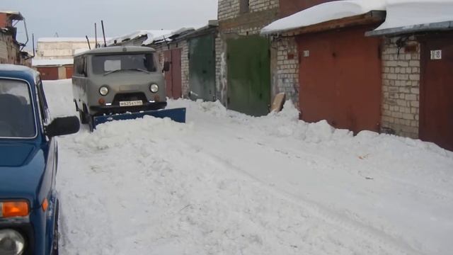 УАЗ чистим снег смотреть онлайн