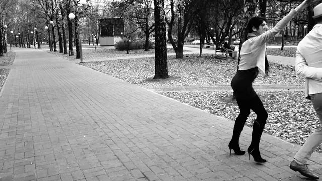 Бачата в листьях по-семейному смотреть онлайн