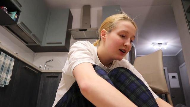 распаковка кроссовок с сайта POIZON | немного из жизни смотреть онлайн