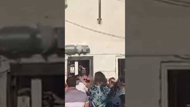 Так в Дагестане встретили стриптизера! смотреть онлайн