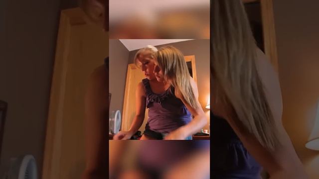 Сёстры Хенсел вышли замуж смотреть онлайн