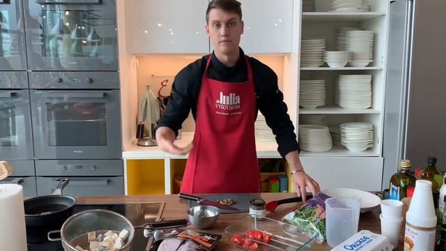 Тёплый салат с утиной грудкой и баклажанами смотреть онлайн