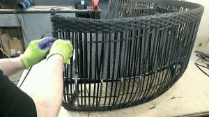 ремонт дивана из искусственного ротанга