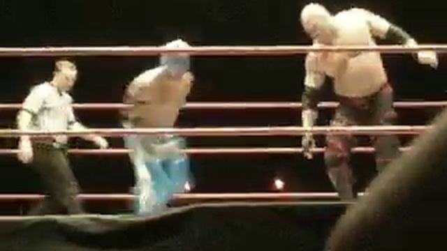 REY MISTERIO VS KANE EN MADRID LA VENTAS 25-09-2008. смотреть онлайн