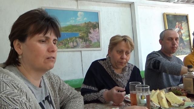 Скромно отметили Пасху смотреть онлайн