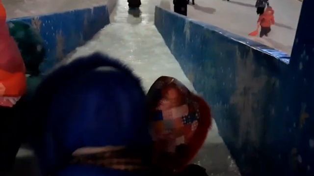 Пусть в 2022 станет меньше болезней кругом!Пусть подарит любовь и покой нам 2022!Уфа.Мои будни.Елка смотреть онлайн