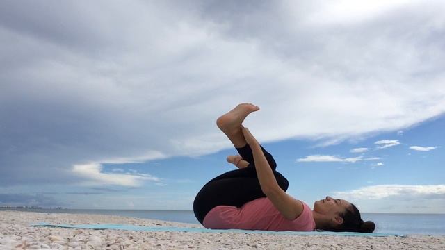 Yoga For Beginners Morning Simple Yoga Stretches To Wake Up | 8 Min смотреть онлайн