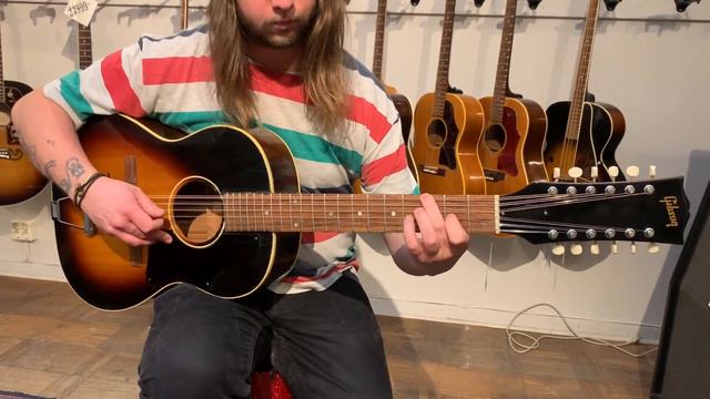 Gibson B-25 12-string смотреть онлайн